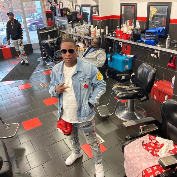 Meet your Posher, Curtis - Picture 1 of 1